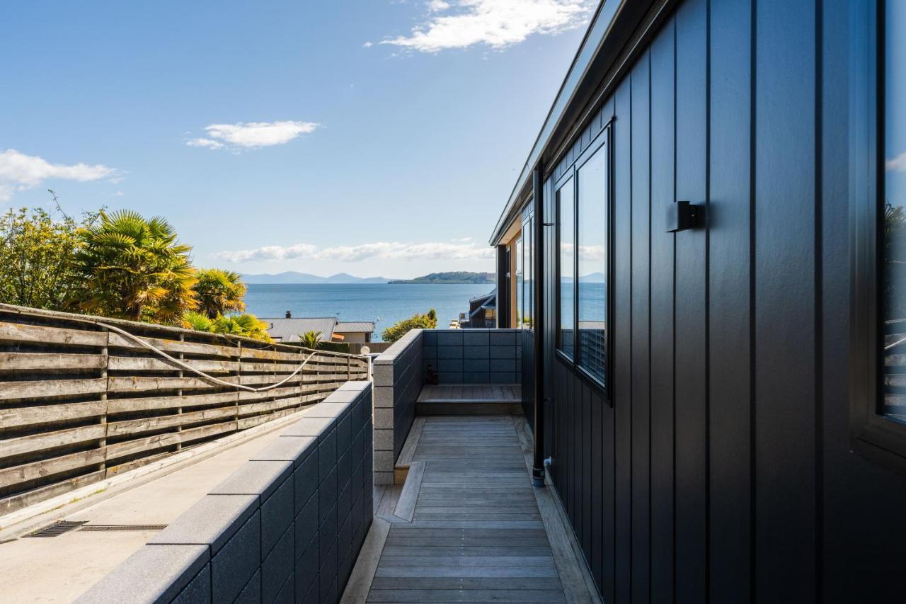 Lakeview Terrace - Taupo Holiday Home エクステリア 写真