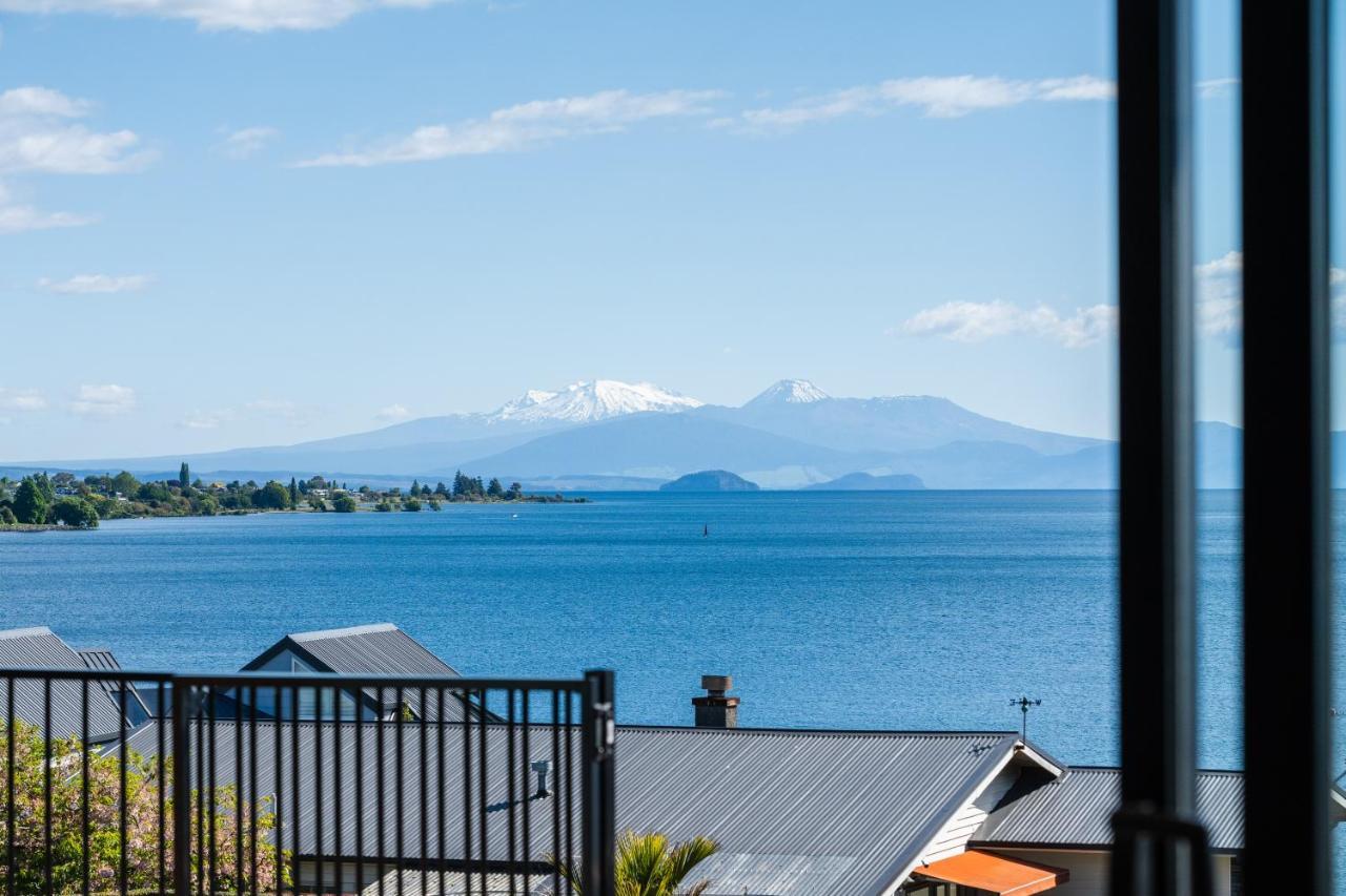 Lakeview Terrace - Taupo Holiday Home エクステリア 写真