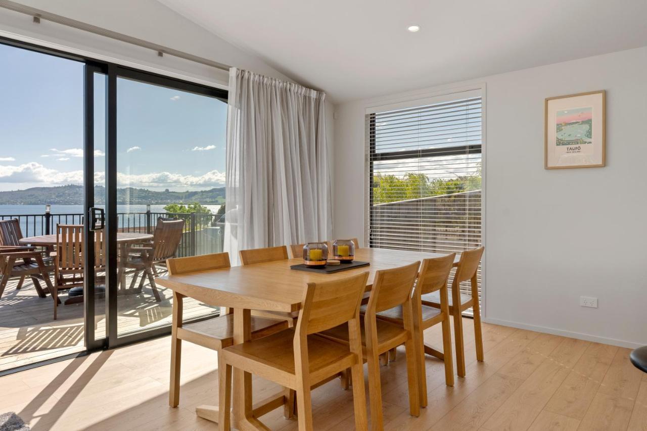 Lakeview Terrace - Taupo Holiday Home エクステリア 写真