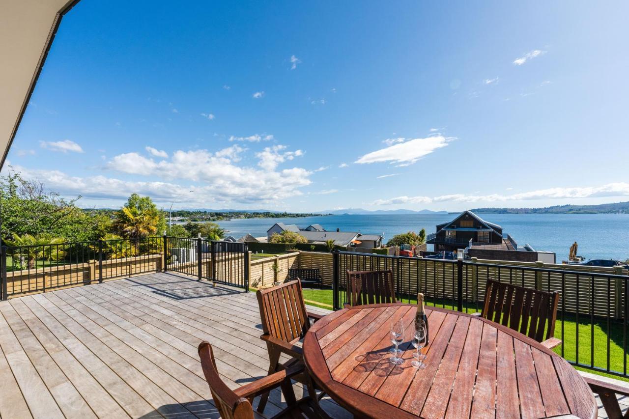Lakeview Terrace - Taupo Holiday Home エクステリア 写真